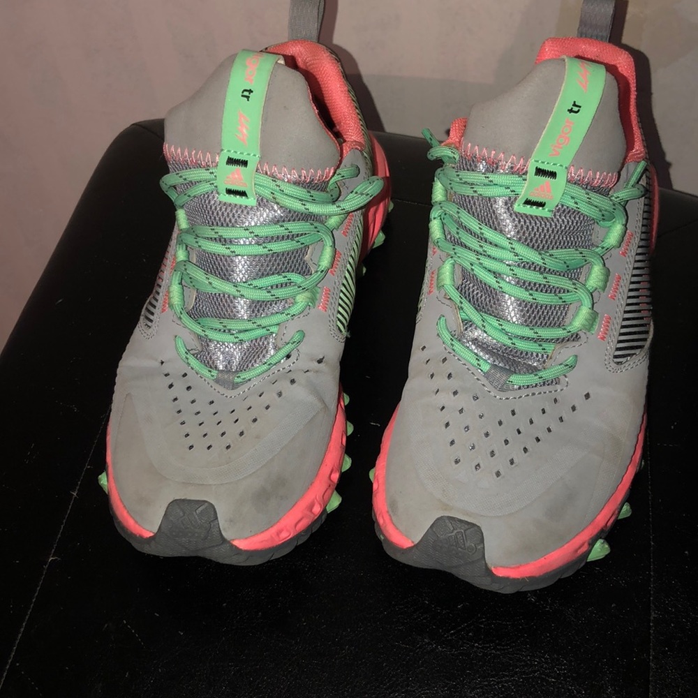 Adidas tennis shoes for women